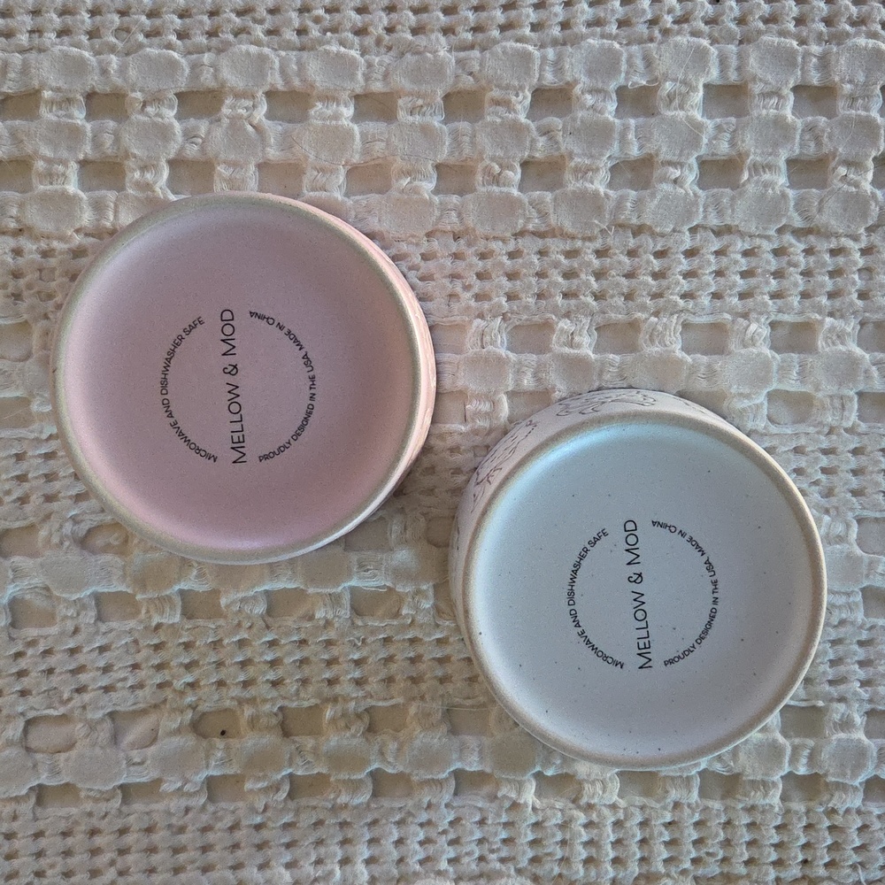 Mellow & Mod Coquette Cute Cats Small Ceramic Pet Bowls Dishes Set of Two - Picture 9 of 9